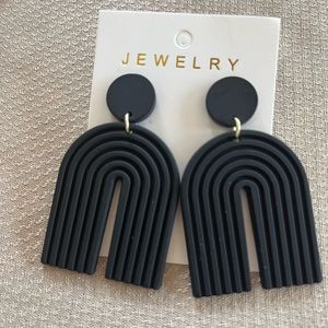 Acrylic Round & U Shaped Dangle Earrings